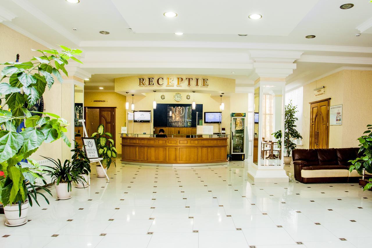 Institutul Muncii Hotel Chisinau Bagian luar foto