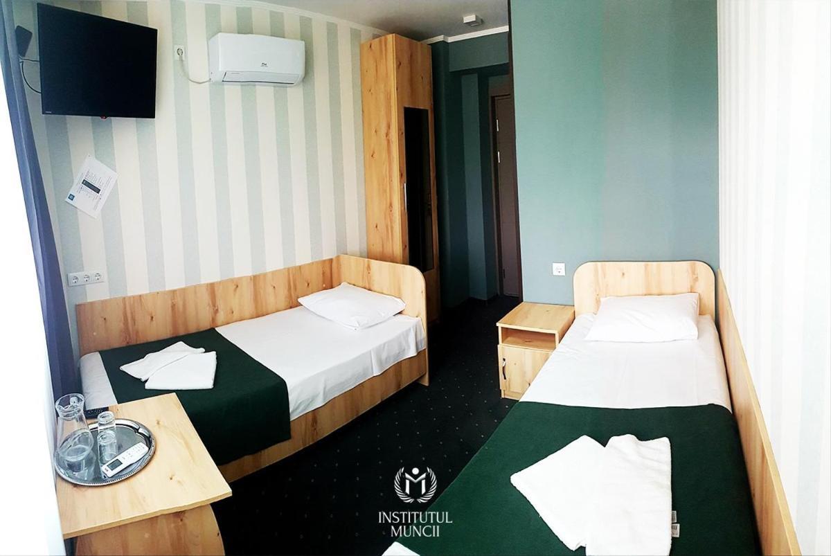 Institutul Muncii Hotel Chisinau Bagian luar foto